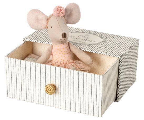 MAILEG Maus kleine Schwester Tanzmaus mit Tagesbett