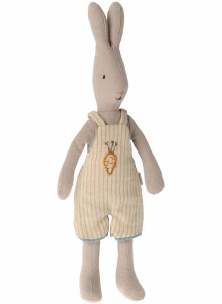 MAILEG Kuscheltier Kaninchen mit gestreiftem Overall (27 cm)